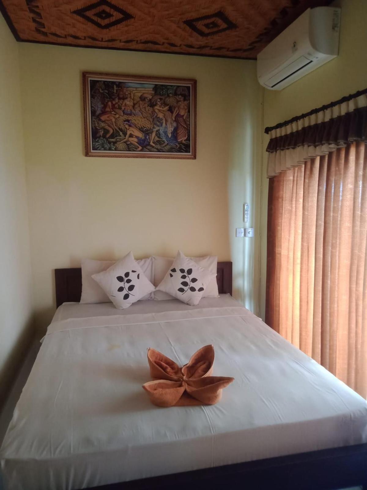 Sri Homestay Amed Exterior foto